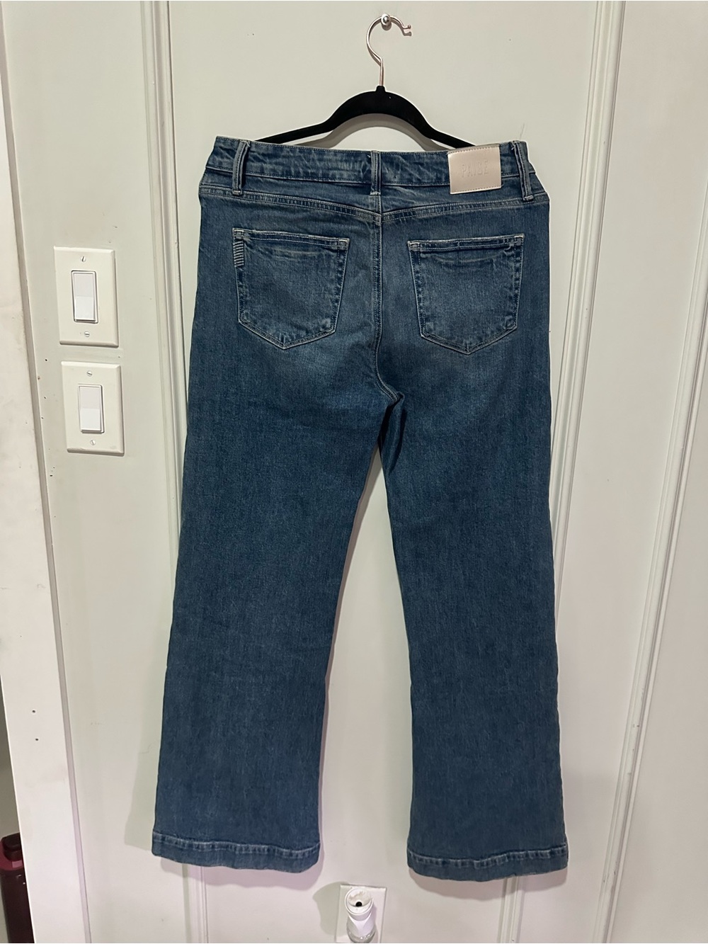PAIGE Leenah Wide-Leg Jeans in Medium Blue Wash - Picture 5 of 5